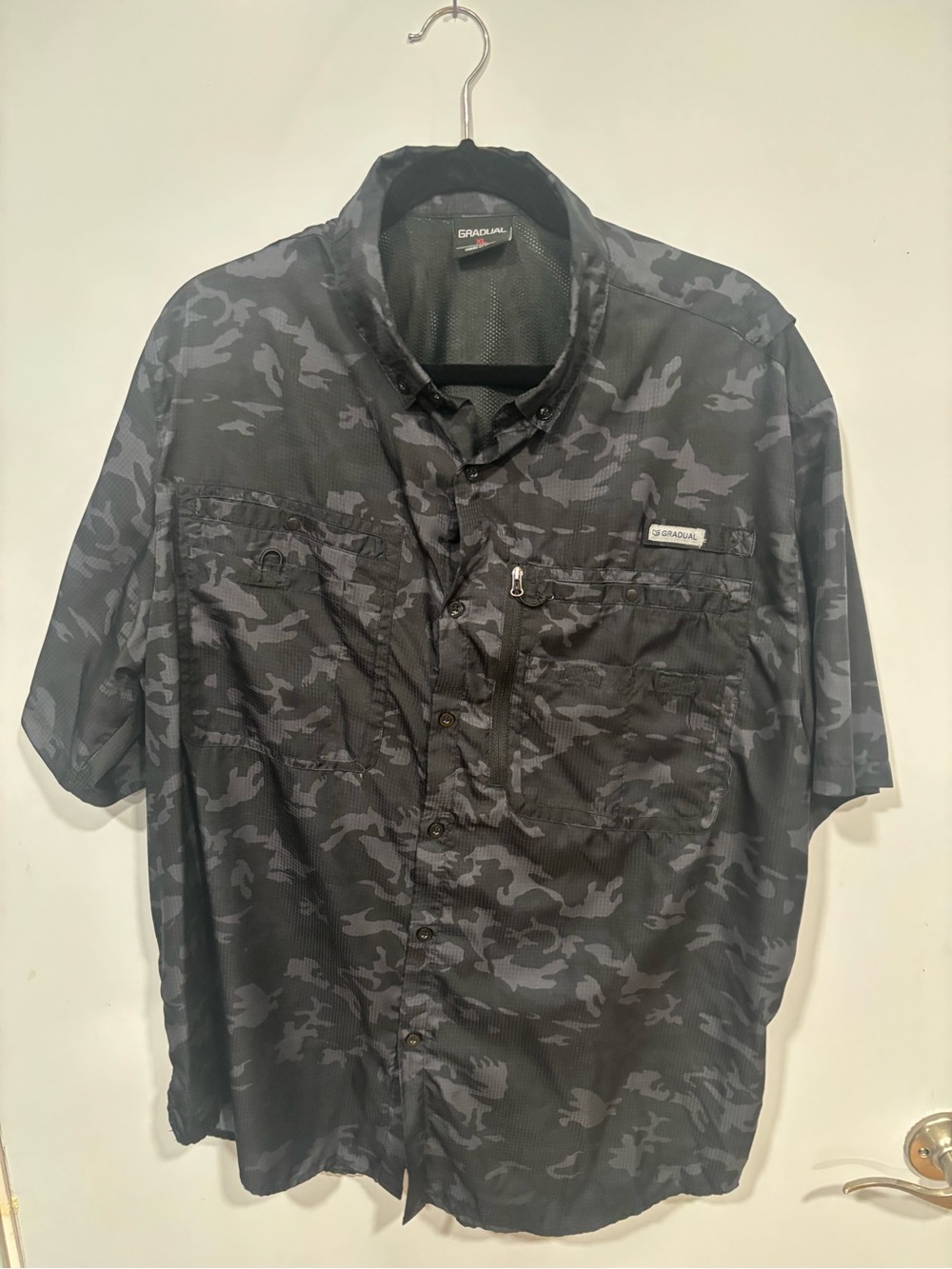 Men's Short-Sleeve Camo Button-Down Shirt - Black/Grey by Gradual